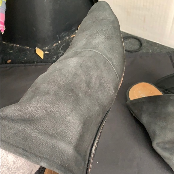 Jeffery Campbell slides - Picture 2 of 5